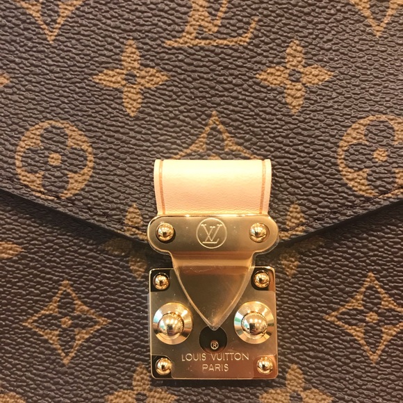 ❌❌ SOLD ❌❌ Louis Vuitton Pochette Metis Monogram - Picture 2 of 8